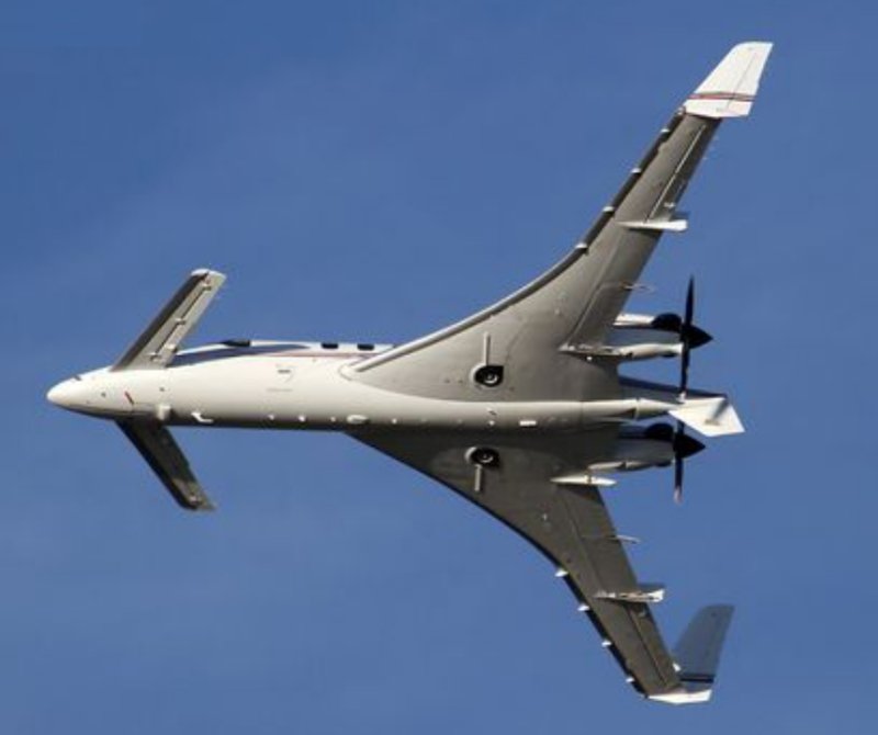 Beech 2000A Starship 1.